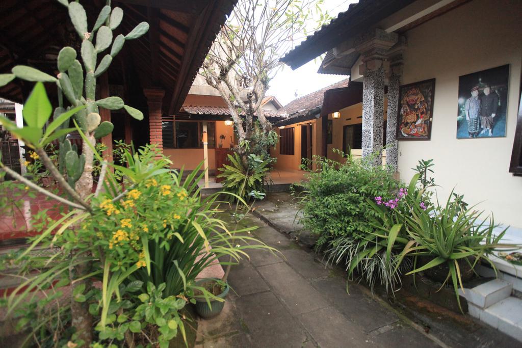 Liang House And Hostel Ubud  Bagian luar foto