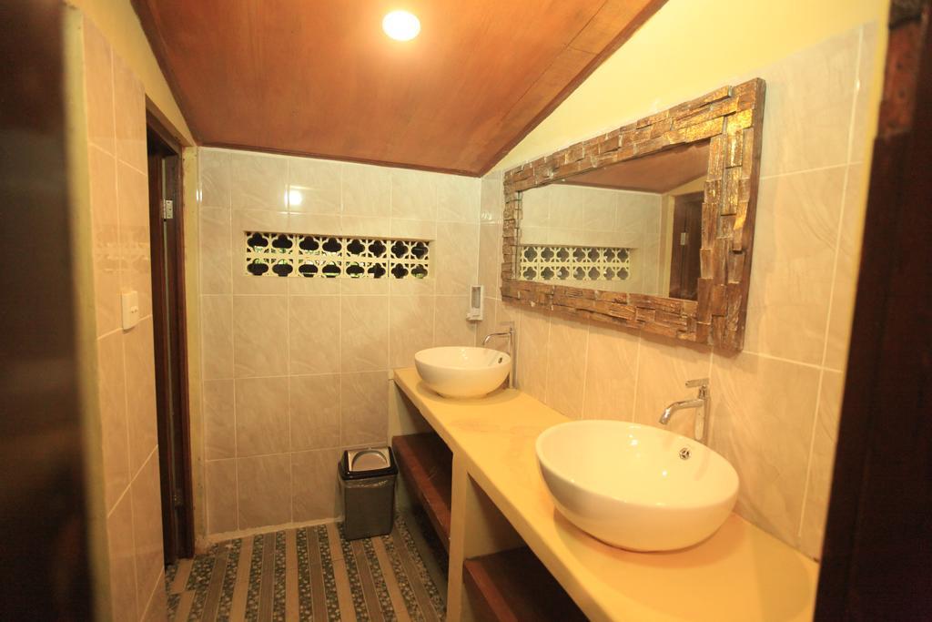 Liang House And Hostel Ubud  Bagian luar foto