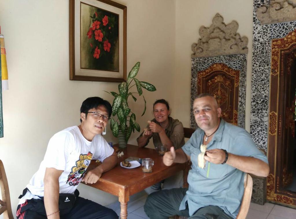 Liang House And Hostel Ubud  Bagian luar foto